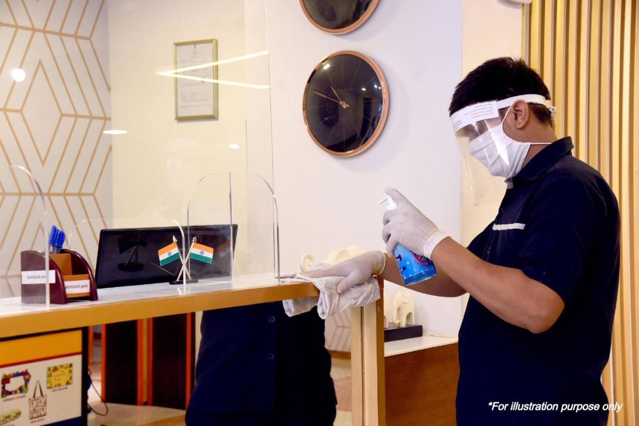 Vaccinated Staff- Oyo Flagship 60526 Five Star Grand שמשבאד מראה חיצוני תמונה